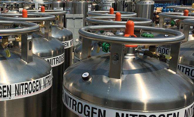 nitrogen in liquid cylinders